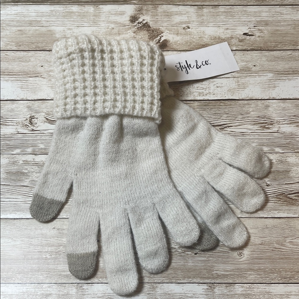 Style & Co. White Knit‎ Gloves with Gray Tips